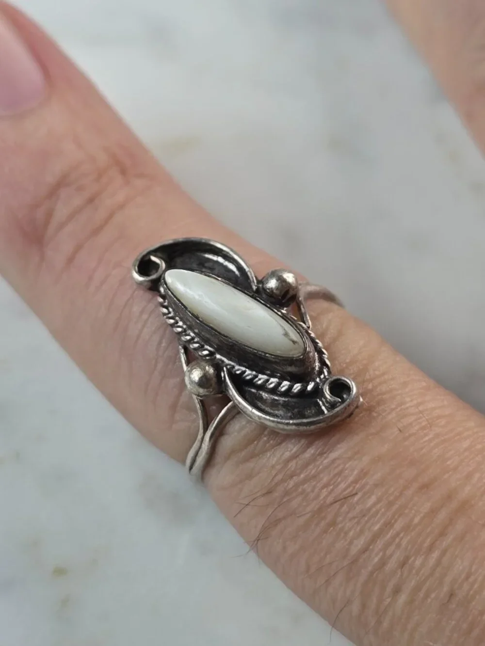 Womens Vintage Estate Sterling Silver Southwestern Style Ring 2.3g E623